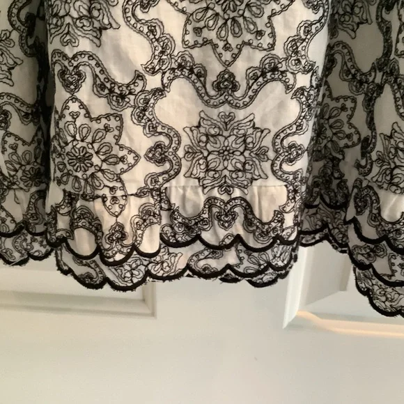 ANTHROPOLOGIE Elegant Embroidered   Black and White Ruffle Top
Medium - Picture 5 of 9